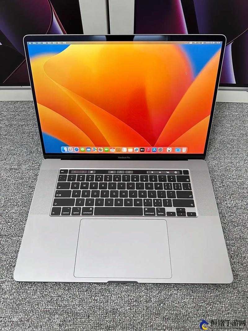 18-19MACBOOKPRO 高清-性能强劲的笔记本